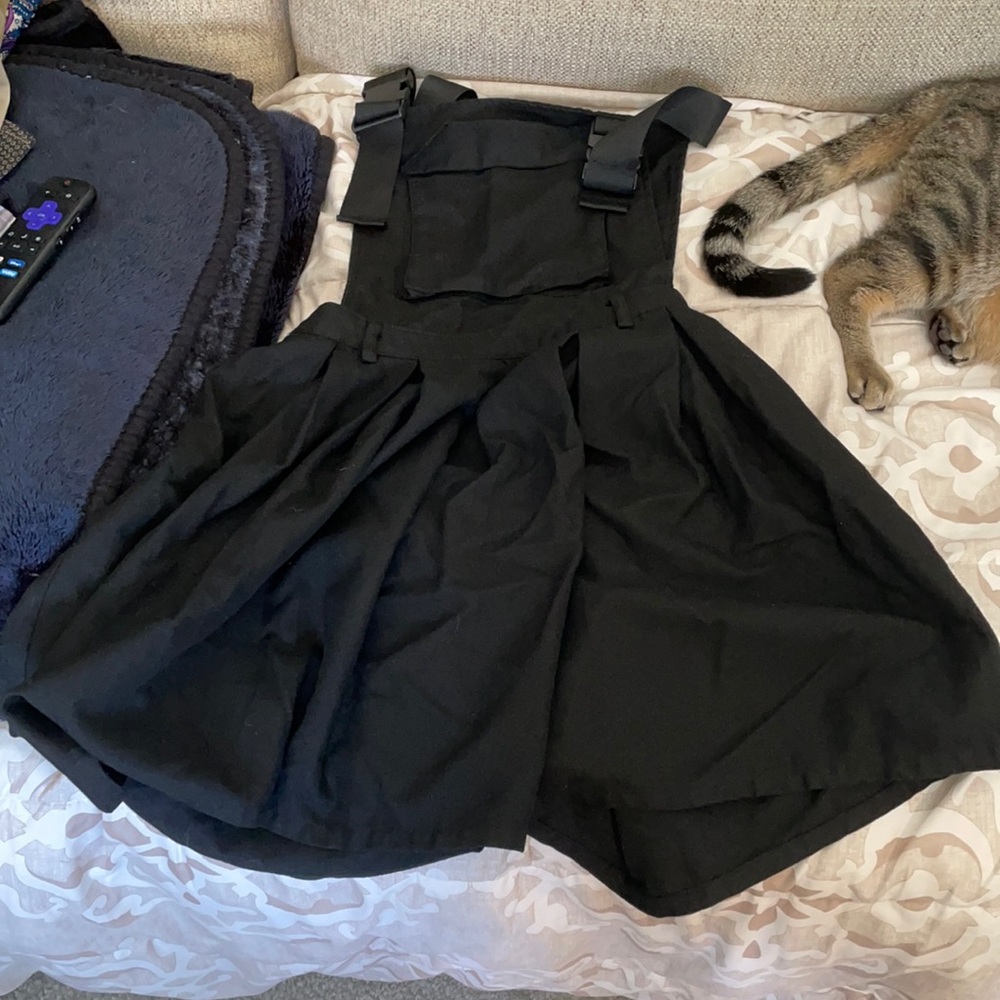 Overall skirt